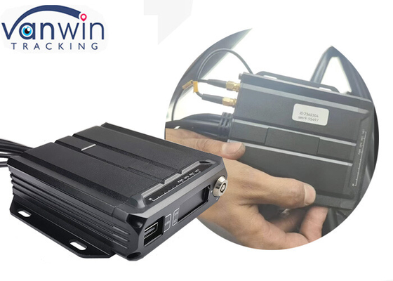 Mini portátil de cartão SD 4CH gravador de câmera de carro com rastreamento de caminhão GPS